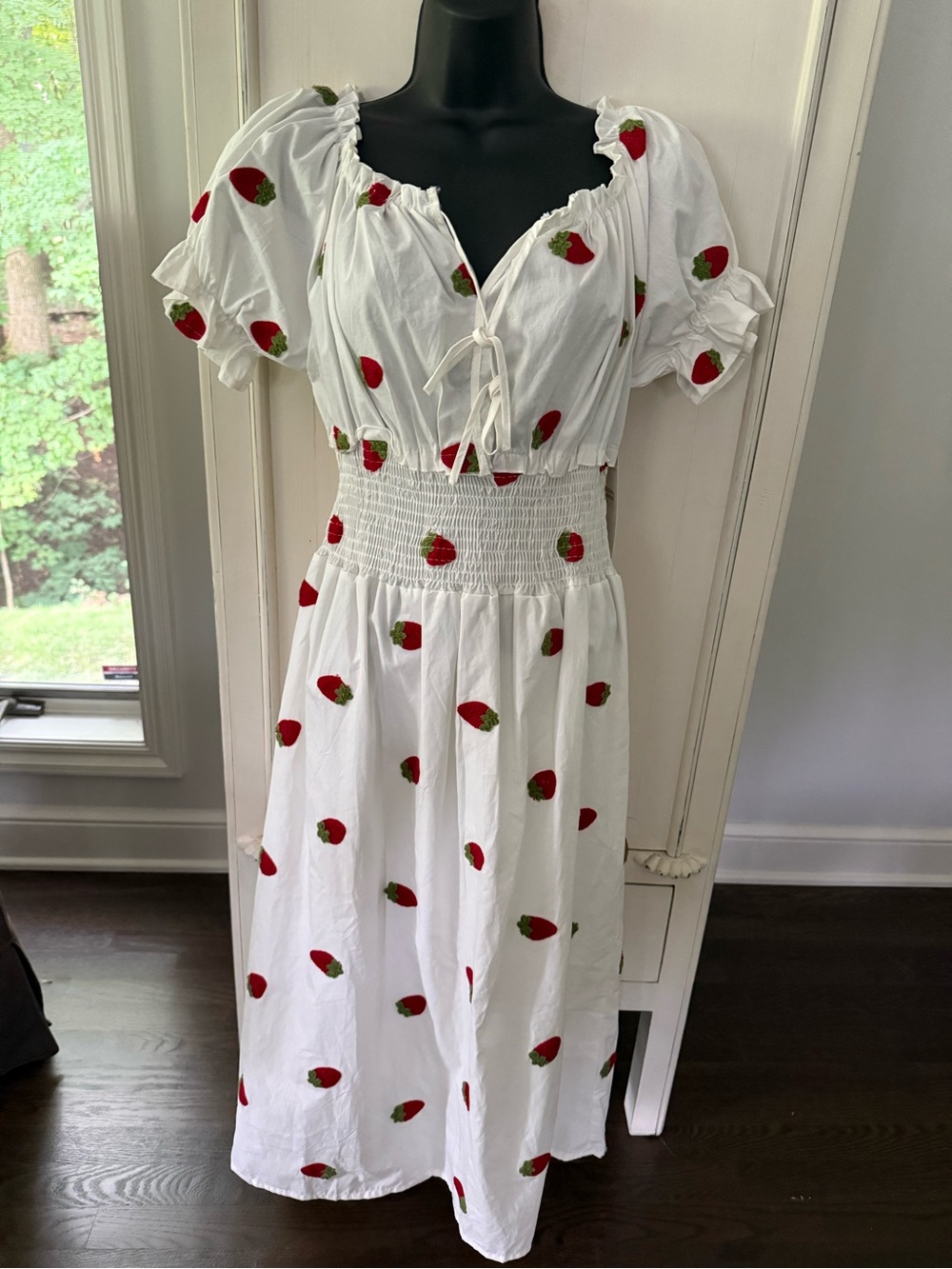 NWT Parami Design White Strawberry Print Midi Dress - Women's Medium